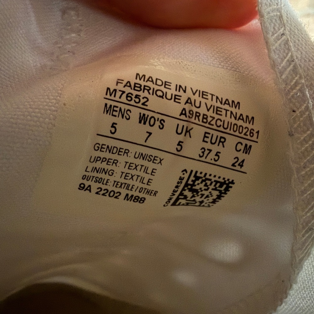 Classic Converse - Picture 7 of 7
